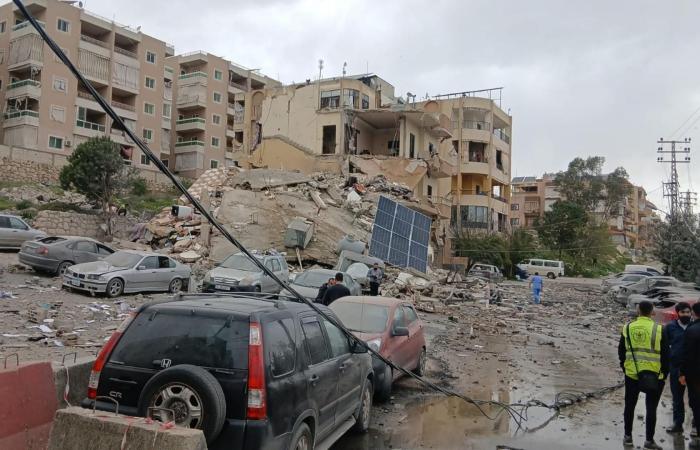 غارة على مبنى سكني في تول (صور)