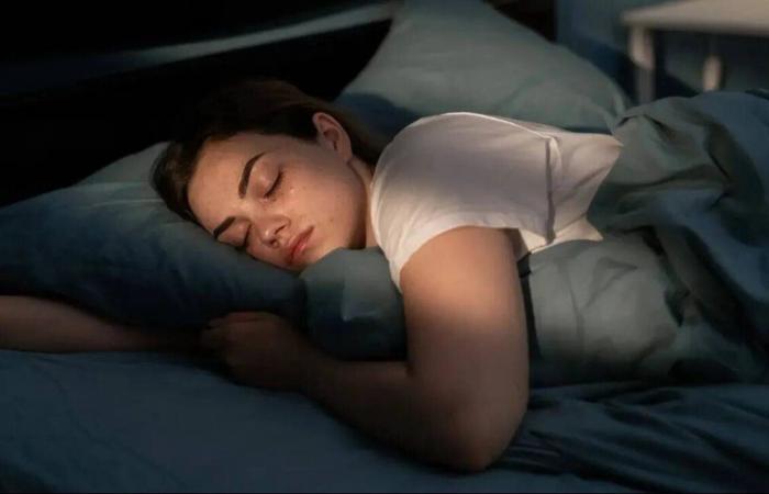 لماذا تشعر بالنعاس رغم نومك ٨ ساعات؟