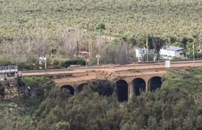 غارة تُدمّر جسر الدلافة