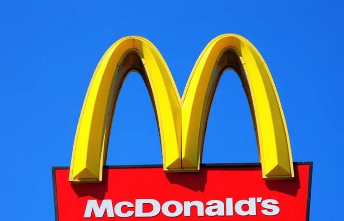 في الصين.. "ماكدونالدز" يدهش زبائنه بتجربة روبوتية (فيديو)