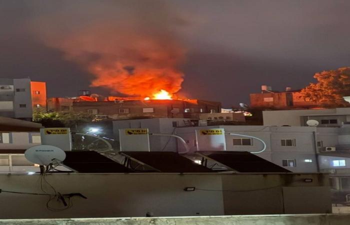 بالفيديو- إصابات جراء صواريخ من لبنان وإيران على إسرائيل