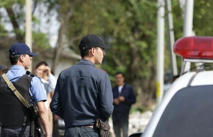 توقيف رجل وزّع حلوى محشوة بالإبر على أطفال (صورة)