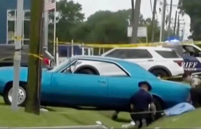 تحت تأثير الكحول.. سائق يقتحم موكباً احتفالياً ويصيب العشرات