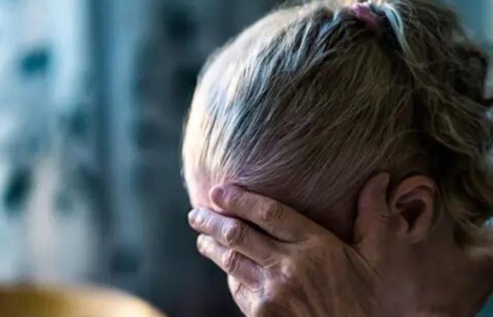 علامات مبكرة قد تشير إلى الخرف.. مؤشرات صحية لا يجب تجاهلها!