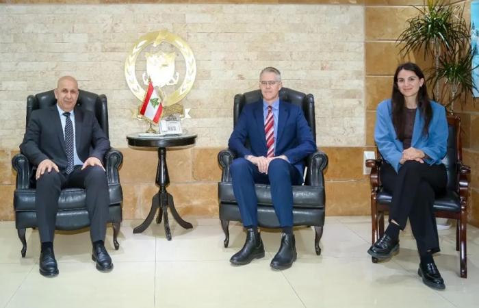 القوات اللبنانية تقدّم مواد إسعافية للدفاع المدني