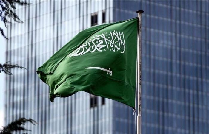 السعودية تتحرك لإيجاد حل يشمل بيروت