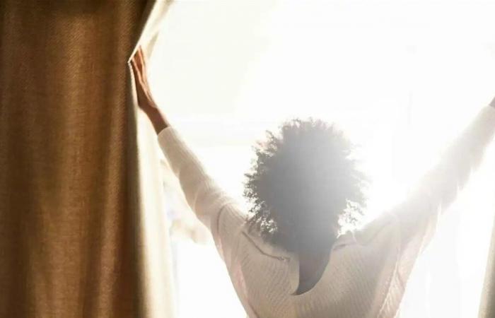 "عادة صباحية بسيطة" قد تعزز المزاج وتمنح طاقة إيجابية طوال اليوم