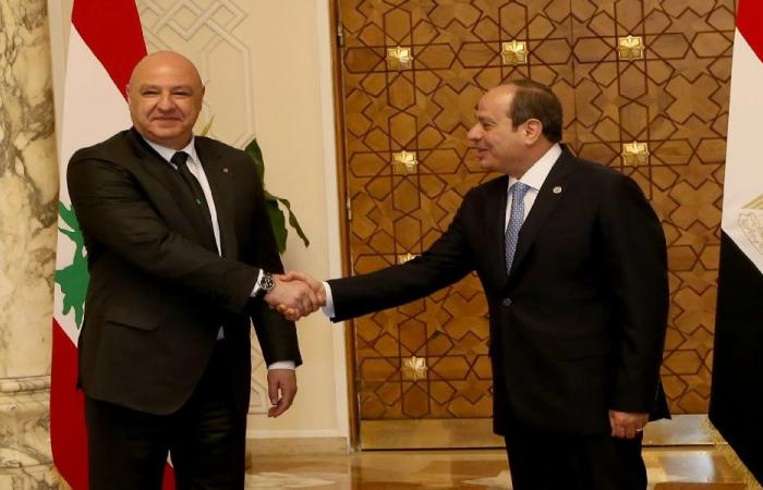 السيسي لعون: ندعم المفاوضات الثنائية المباشرة