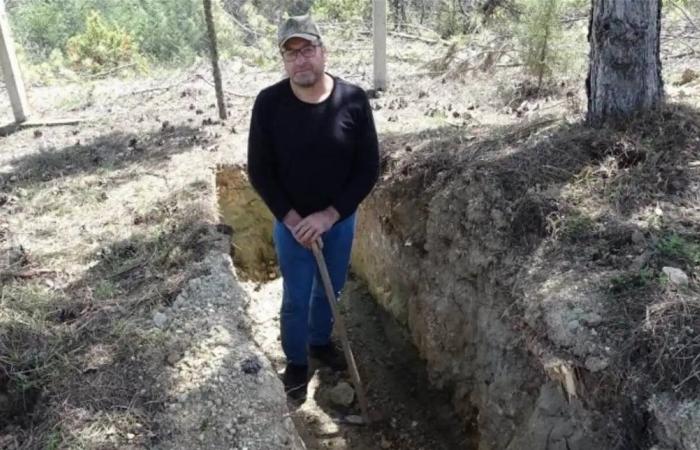 رجل ينجو من 9 حوادث مميتة ويقرر حفر قبره بنفسه