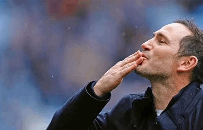 كتب التاريخ.. لامبارد يحصد جائزة الأفضل في "تشامبيونشيب"