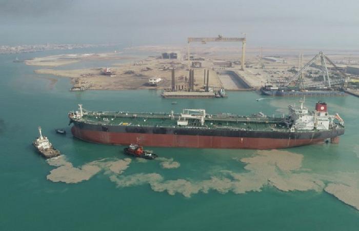 الحرس الثوري يعلن احتجاز سفينة يشتبه في تعاونها مع أميركا