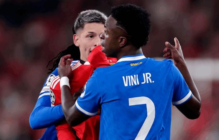 قانون جديد في الطريق.. "فيفا" يلاحق تغطية الأفواه