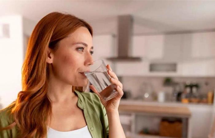تنبيه صحي هام.. 7 علامات تؤكد أن جسمك يعاني من نقص السوائل