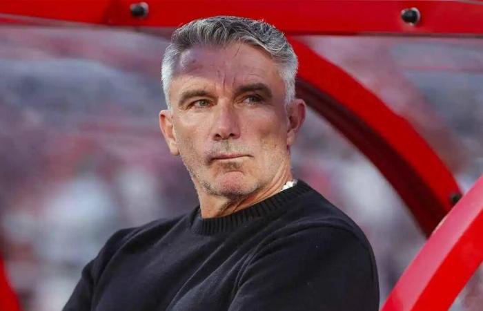 الوداد الرياضي يقترب من إقالة باتريس كارتيرون