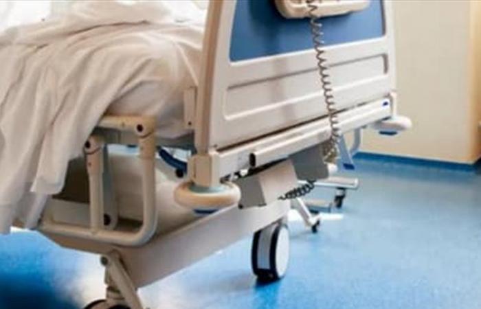 فقد وعيه أثناء تواجده داخل أحد المطاعم.. نجم شهير يتعرّض لوعكة صحية مُفاجئة (صورة)