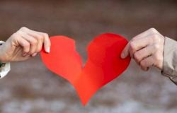 فنان عربيّ معروف جدّاً انفصل عن زوجته اللبنانيّة: "اضطرينا نترك للأسف"