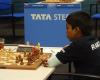 شاب هندي يتغلب على بطل العالم في الشطرنج