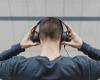 دراسات تحذّر: الإفراط في استخدام سماعات الرأس قد يؤدي إلى فقدان السمع